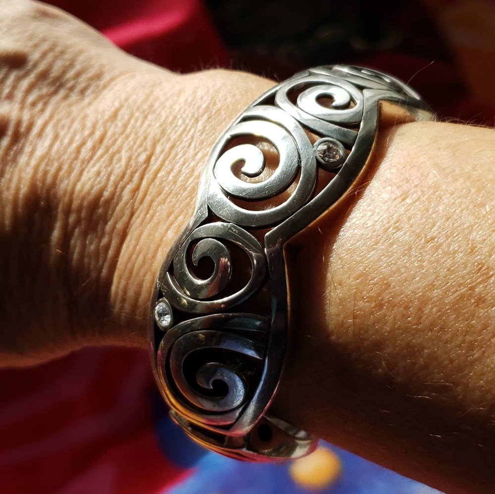 Brighton Hinged Bangle